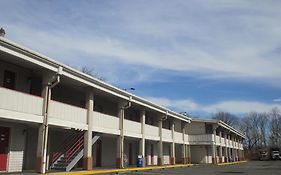 Red Carpet Inn - New Brunswick